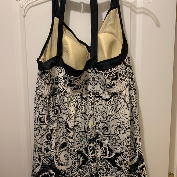 Women’s Plus Size Swim Suit - Picture 2 of 2